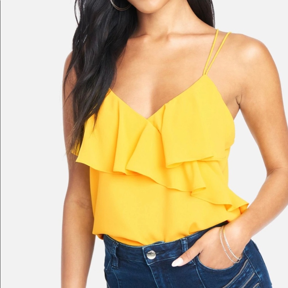 BEBE FLUTTER FRONT CAMISOLE